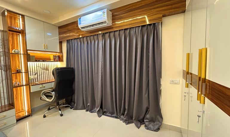 Top-Rated Studio in New Town